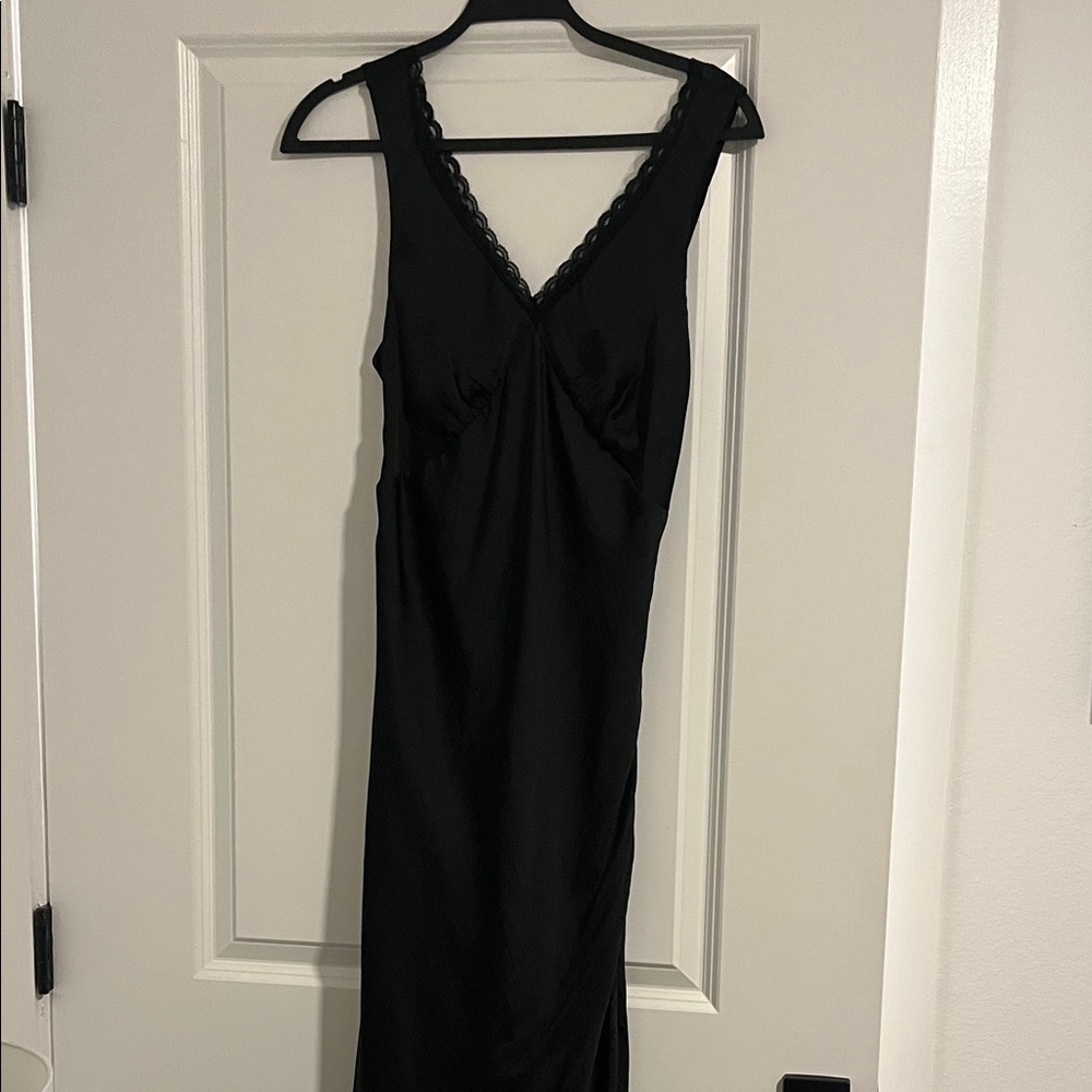 Elegant Black Sleeveless Dress